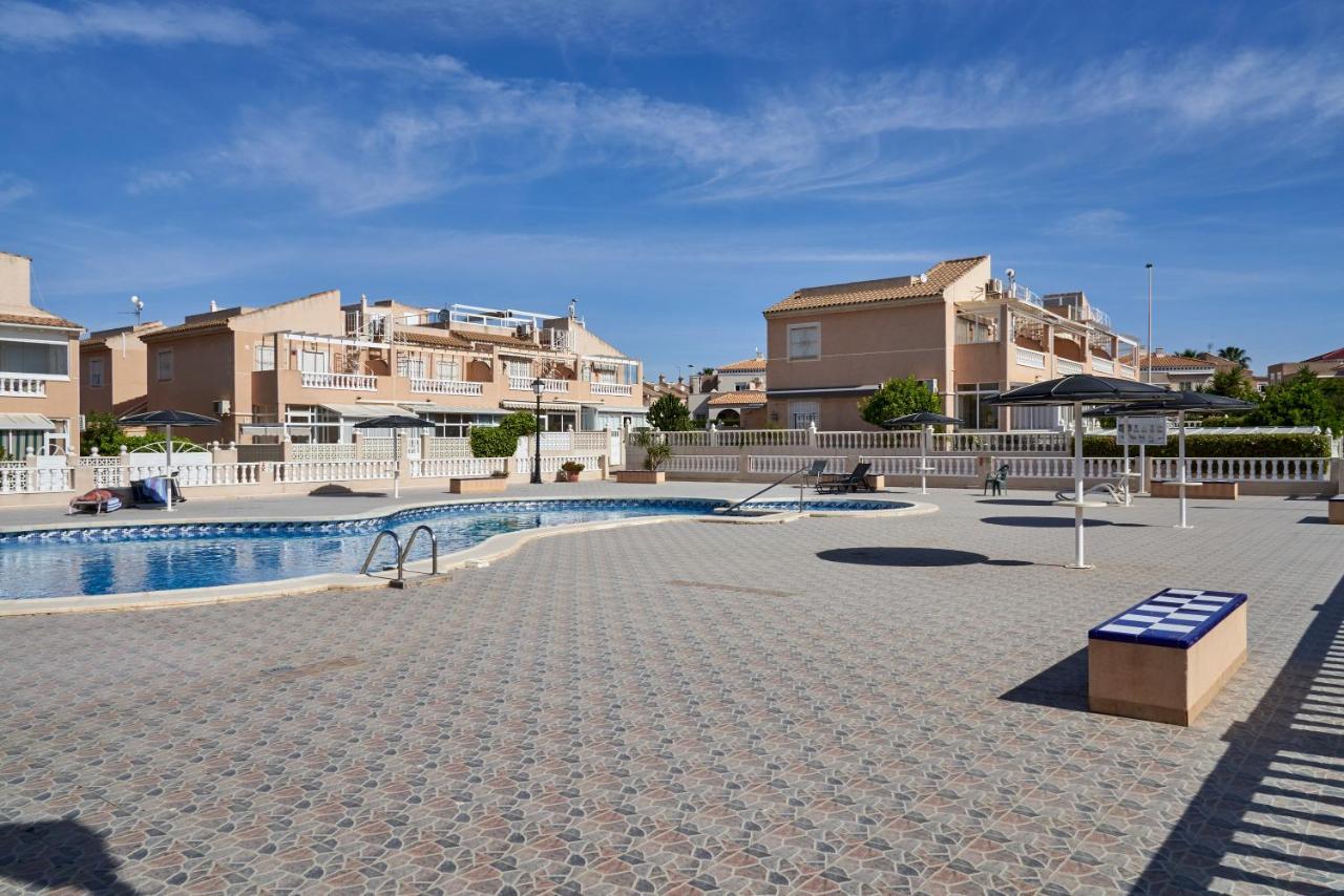 Apartment Altos De La Bahia X 托雷维耶哈 外观 照片